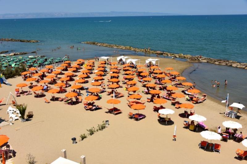 Hotel Del Sole Margherita di Savoia Kültér fotó