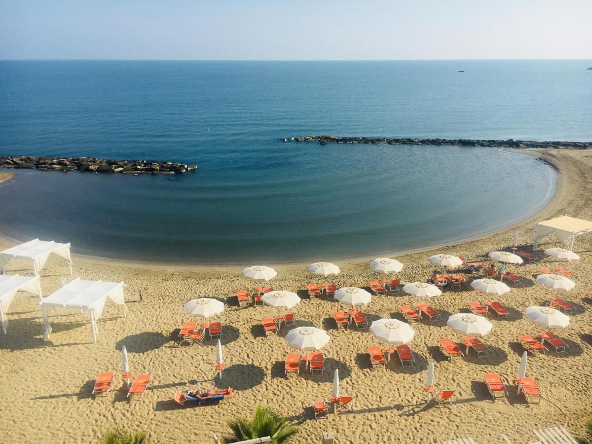 Hotel Del Sole Margherita di Savoia Kültér fotó